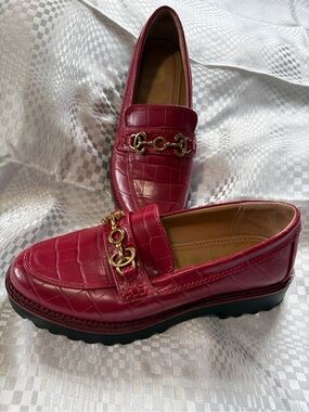 Sam Edelman CIRCUS Red Croc-Embossed Loafers with Gold Hardware. 
Brand New Cond